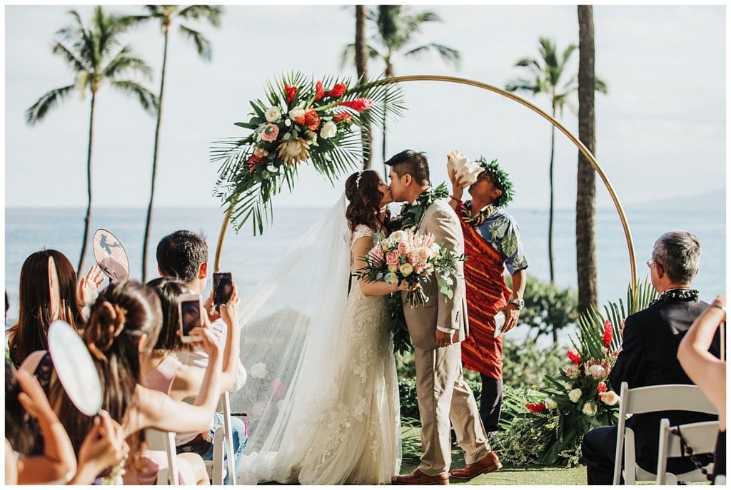 Hyatt Maui Wedding Photographer Amy Jayne Photographed the couple on their wedding day in this beautiful hotel