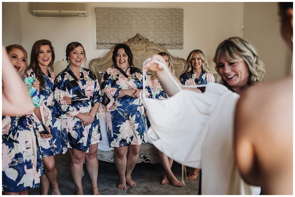 Kula Maui Wedding Photographer Amy Jayne pictures of the couple getting ready at a private venue