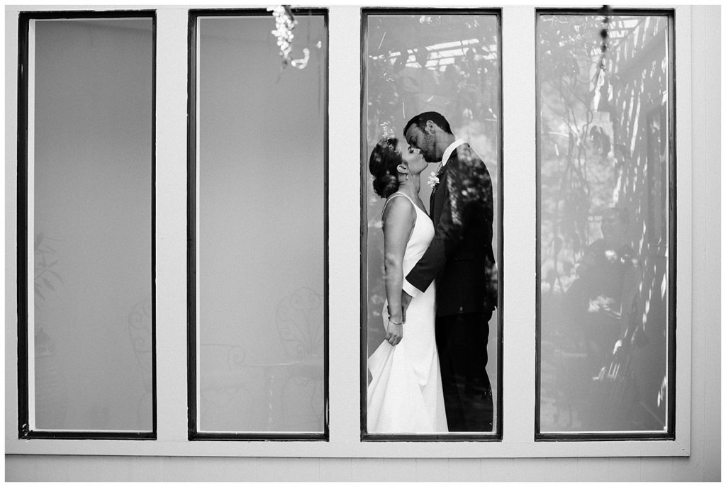 Kula Maui Wedding Photographer Amy Jayne pictures of the couple getting ready at a private venue