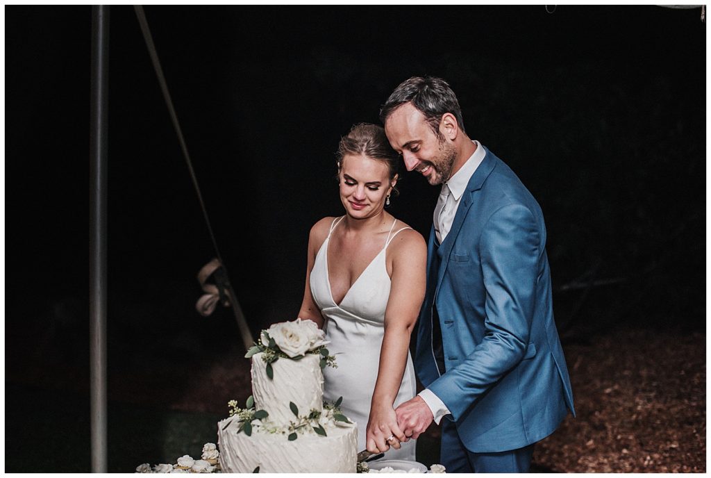 Kula Maui Wedding Photographer Amy Jayne pictures of the couple getting married at a private venue