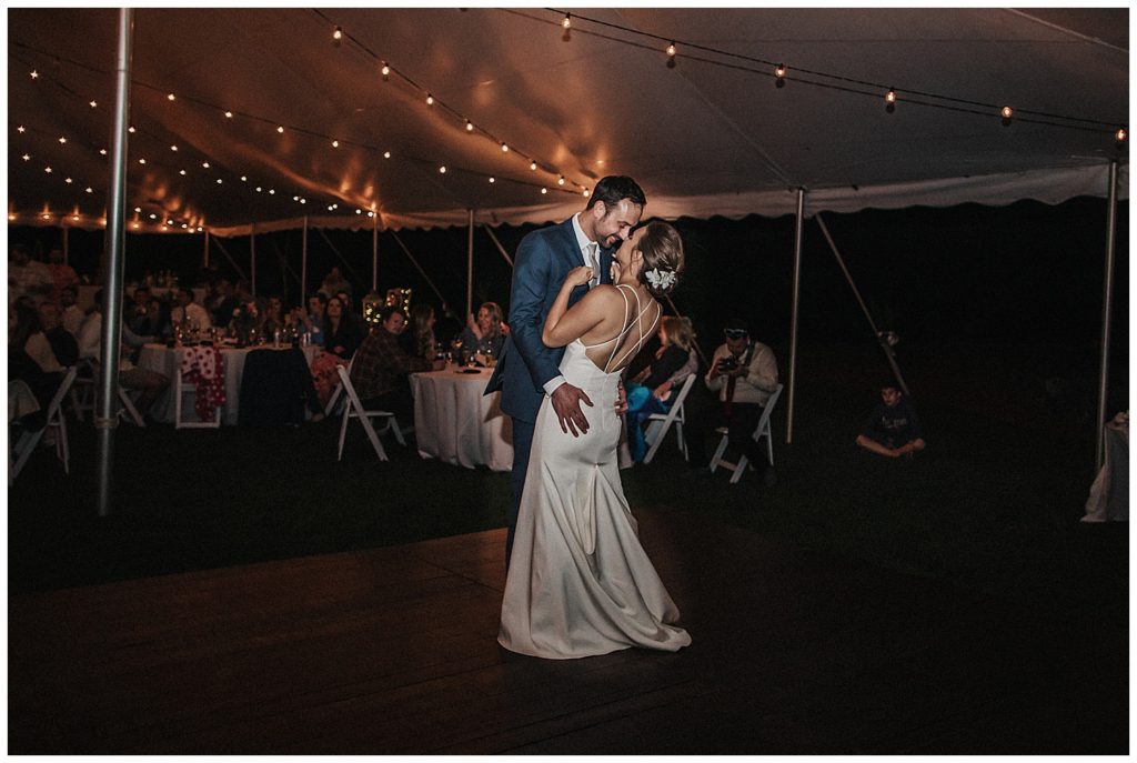 Kula Maui Wedding Photographer Amy Jayne pictures of the couple getting married at a private venue
