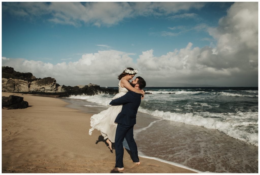 Hawaii Elopement on the beach Photographer Amy Jayne captured couple getting married on the beach